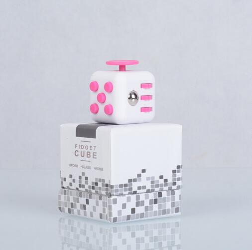 Игрушка Fidget Cube, снимающая стресс, тревогу и давление, отлично подходит для взрослых и детей [идея подарка] [расслабляющая игрушка] [средство для снятия стресса] [мягкий материал]