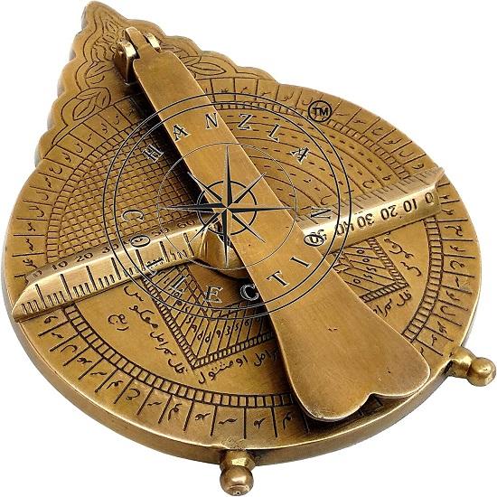 Реплика морского навигационного астрологического календаря из латуни с арабской астролябией и глобусом с подставкой