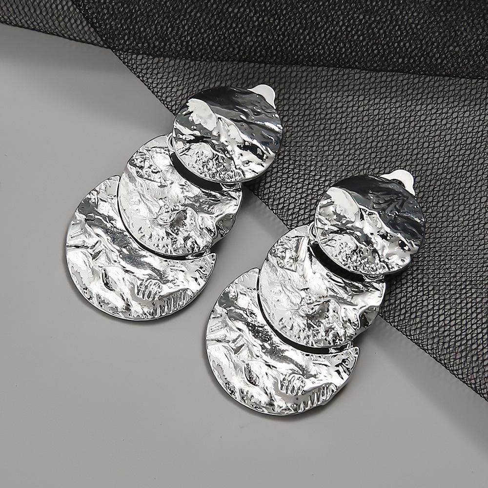 Экологичные серьги из барочного металла - Минималистичные круглые и неправильной формы клипсы для женщин