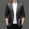 Кожаная куртка весенне-осеннего стиля для мужчин среднего и молодого возраста. Тонкий облегающий кожаный костюм. Красивый повседневный трендовый пиджак.
