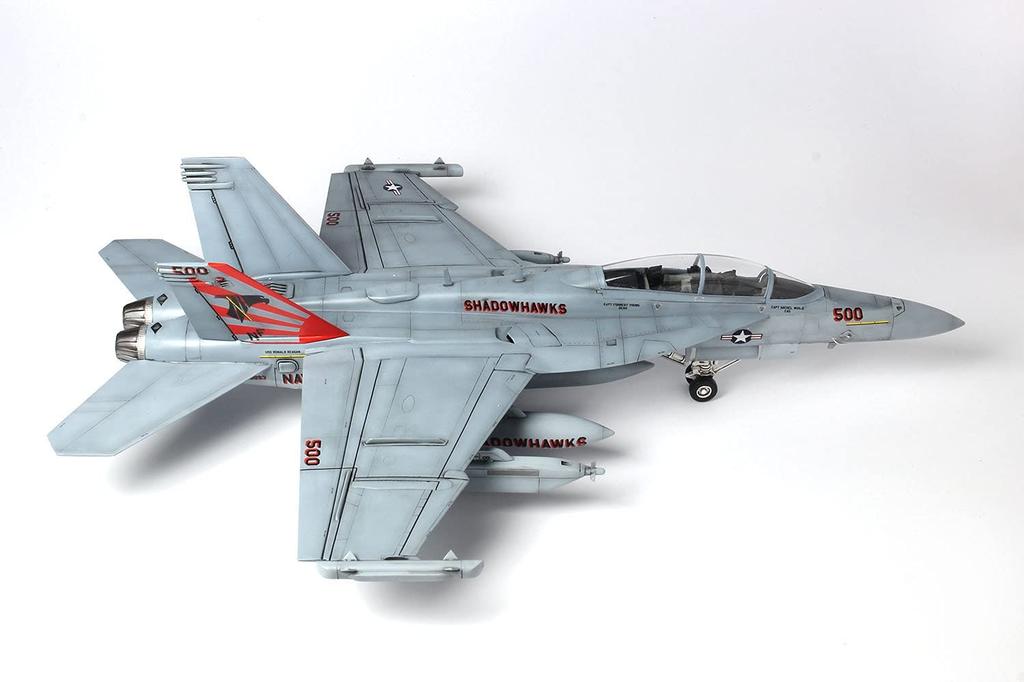 Серия самолетов ВМС США Самолет радиоэлектронной борьбы Growler Shadow Hawks Пластиковая модель Platz/Italeri 1/48 EA-18G VAQ-141 TPA-4