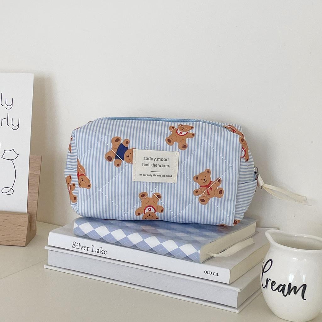 Cross-border blue striped bear cosmetic bag cartoon girl heart going out portable large capacity quilted wash storage bag