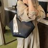 Ретро сумка женская большая вместимость 2025 новый осенне-зимний сумка через плечо под мышку текстура повседневная рабочая сумка-тоут для commuters
