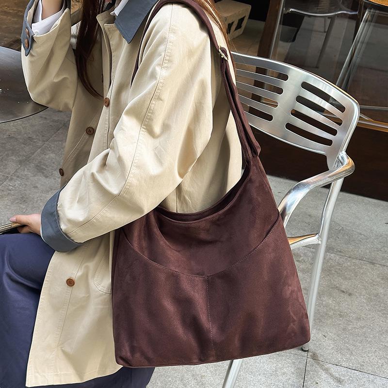 Женская ретро-сумка 2025 - Большая вместимость, Матовая текстура, Универсальная сумка через плечо/тоут