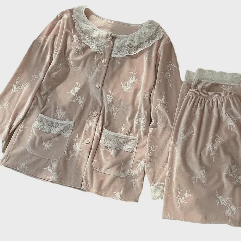 Princess-Style Gold Velvet Pajamas for Women: Warm, Long Sleeve, Lace-Trimmed, Perfect for Autumn and Winter Lounging.