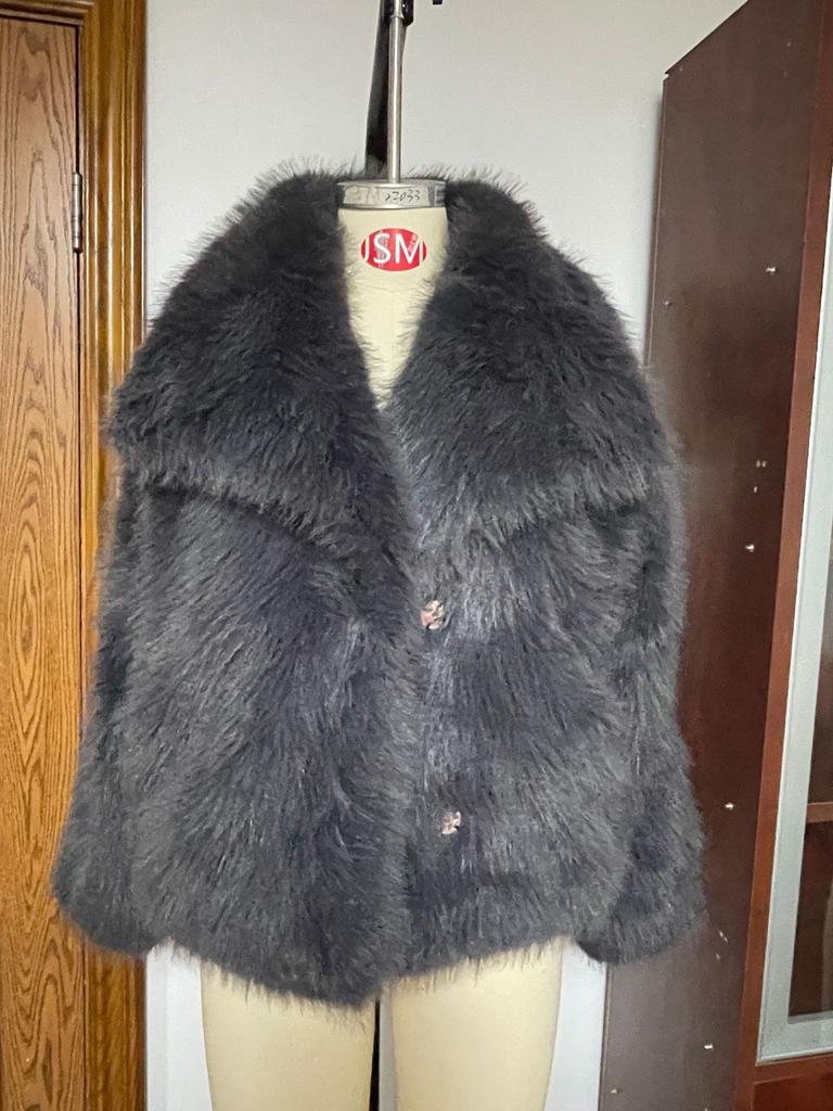 Women's Gray Faux Fur Collarless Short Coat