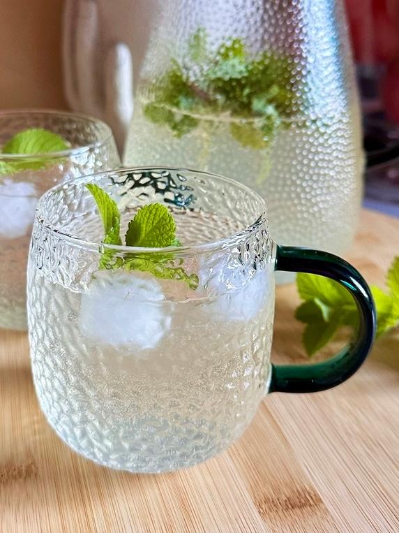 GLASS MUG WITH HANDLE FOR COFFEE AND TEA 330ml. FOR HOT COLD