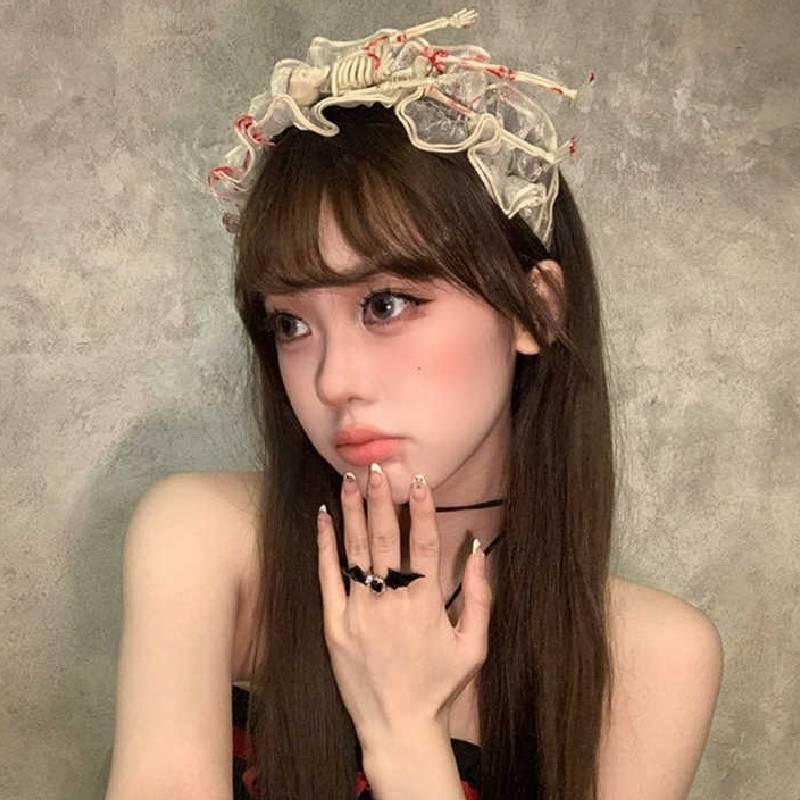 Trendy Sweet And Cool Vampire Skull Headband Perfect For Halloween Parties