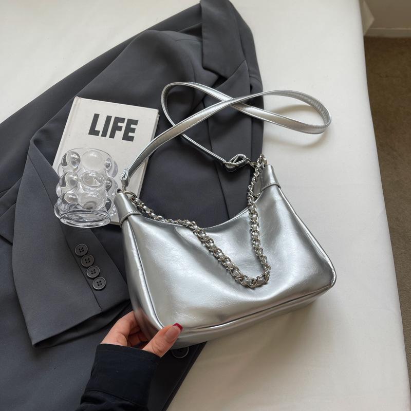 Simple and Fashionable Underarm Bag, Commuter Messenger Bag, Large-capacity Versatile Casual Tote Bag.