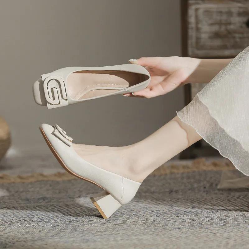 Cresfimix женские модные черные туфли с круглым носком из металла, высококачественные офисные туфли-лодочки, элегантные бежевые туфли для вечеринки в клубе Sey A107d