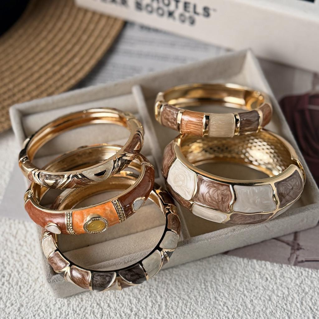 Best-selling new enamel bracelets, vintage oil-dripping coffee color enamel bracelets for women