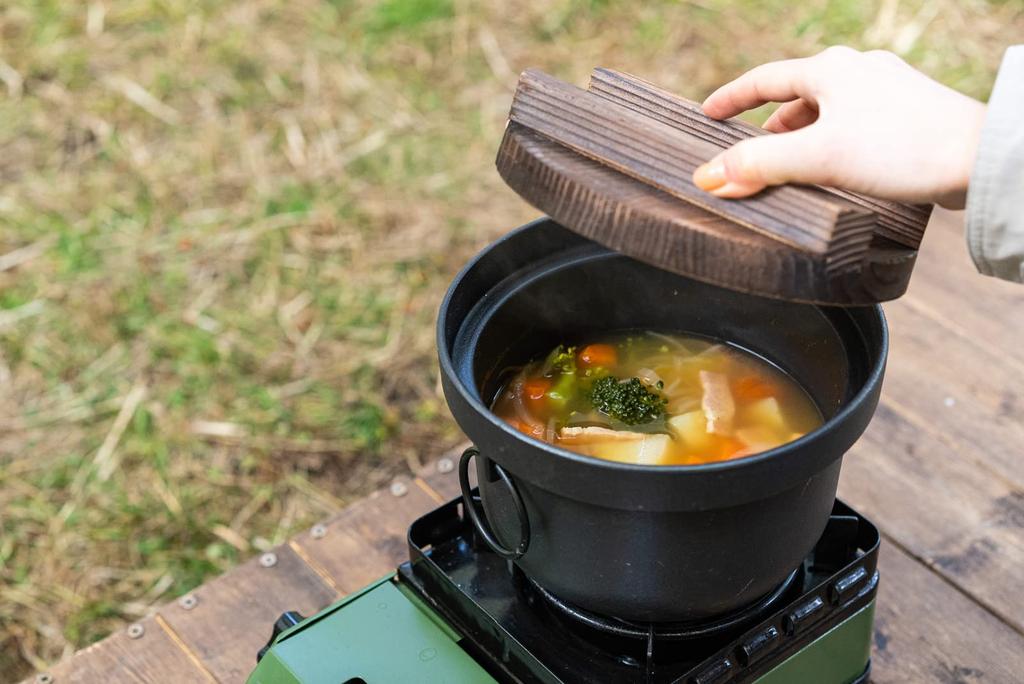 Ikenaga Tekko Delicious Rice Iron 2 Servings Pot, Black,