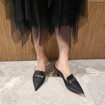 Модная женская обувь Туфли-шлепанцы на каблуке с заклепками Закрытый носок Роскошные шлепанцы 2025 Высокий тонкий каблук Дизайнерская летняя обувь с острым носком Модная обувь Женские шлепанцы