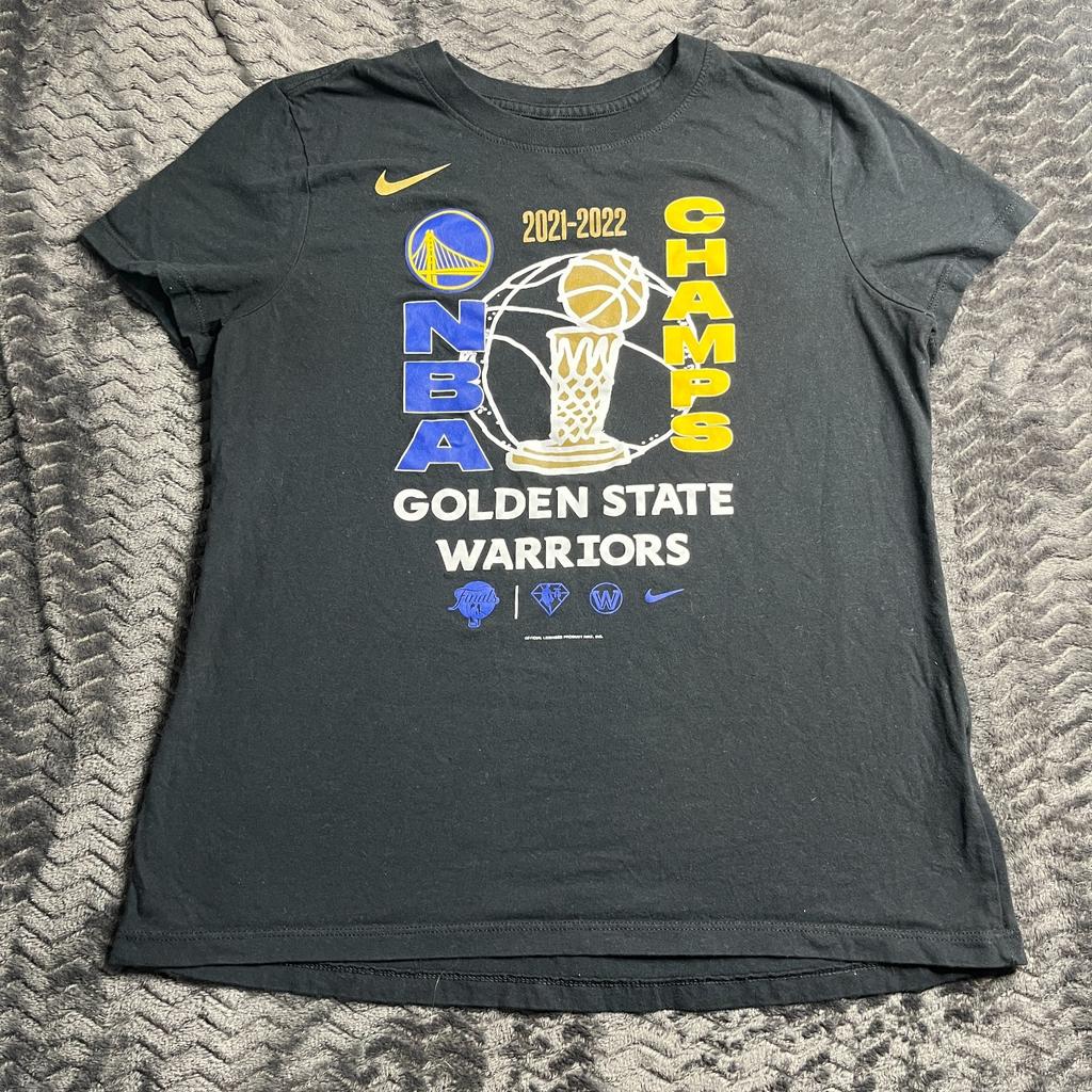 Golden State Warriors Чемпионы Финала НБА 2022 Медаль Женская Футболка Подарок Футболка для Фаната