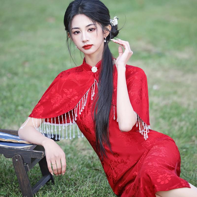 Red Cheongsam Dress With Halter Neckline Modernized Chinese Style Vintage Wedding Guest Gown Women