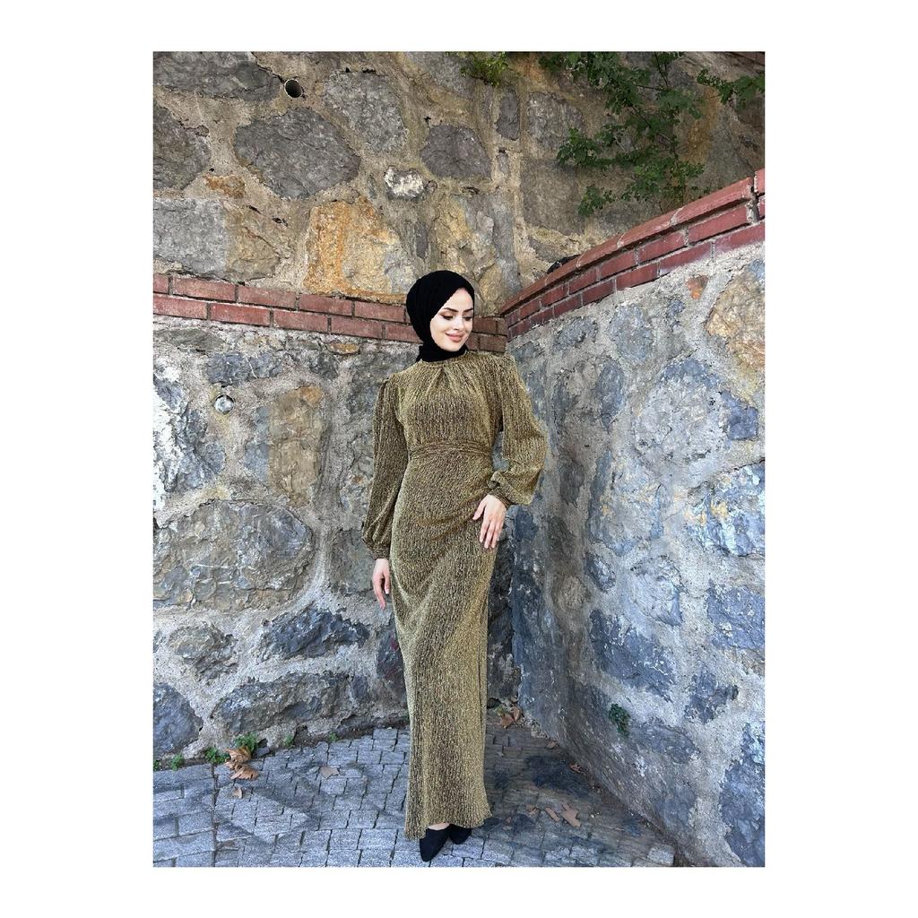 Серебристое вечернее платье Seil в хиджабе