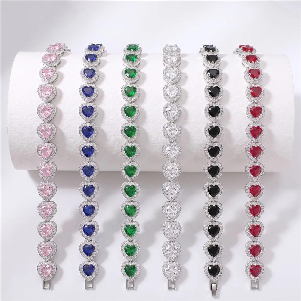 Elegant Iced Out Bling Heart Zircon Bracelet Brass Setting Trendy Ladies Fashion Hip Hop Bling Hand Chain
