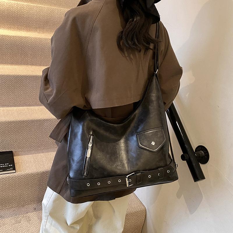 One Shoulder Crossbody Tote Bag Autumn and Winter New Niche Retro Large Capacity High Sense Simple Commuter Armpit Bag