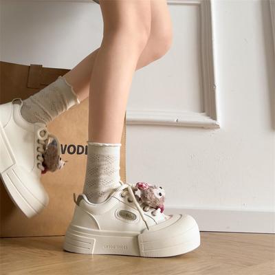 Милые белые туфли с толстой подошвой и круглыми головками из мультфильма для женщин, новинка весны 2025 года, легкие и универсальные туфли для спорта и отдыха на доске