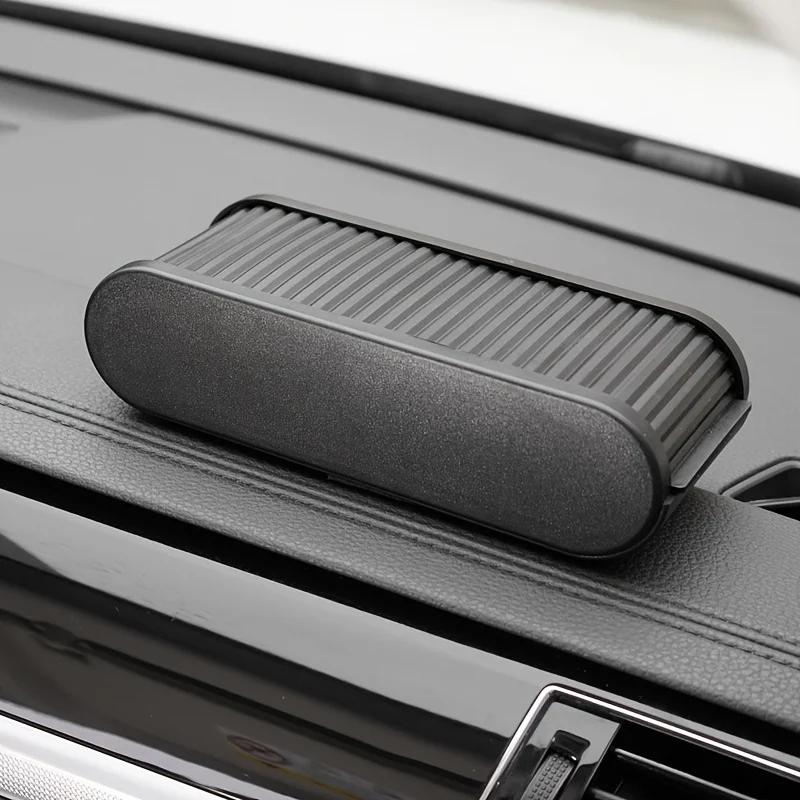 Хранилище для мелочи в центральной консоли автомобиля