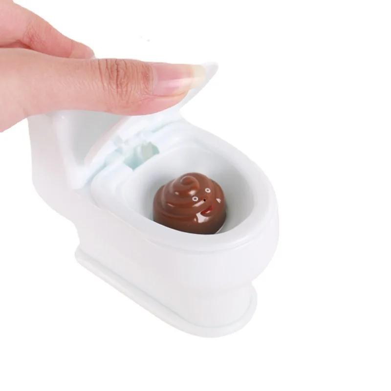 Funny 9cm Simulation Toilet Water Gun Summer Pvc Prank Decompression Tool Creative Gift Water-stained Toilet