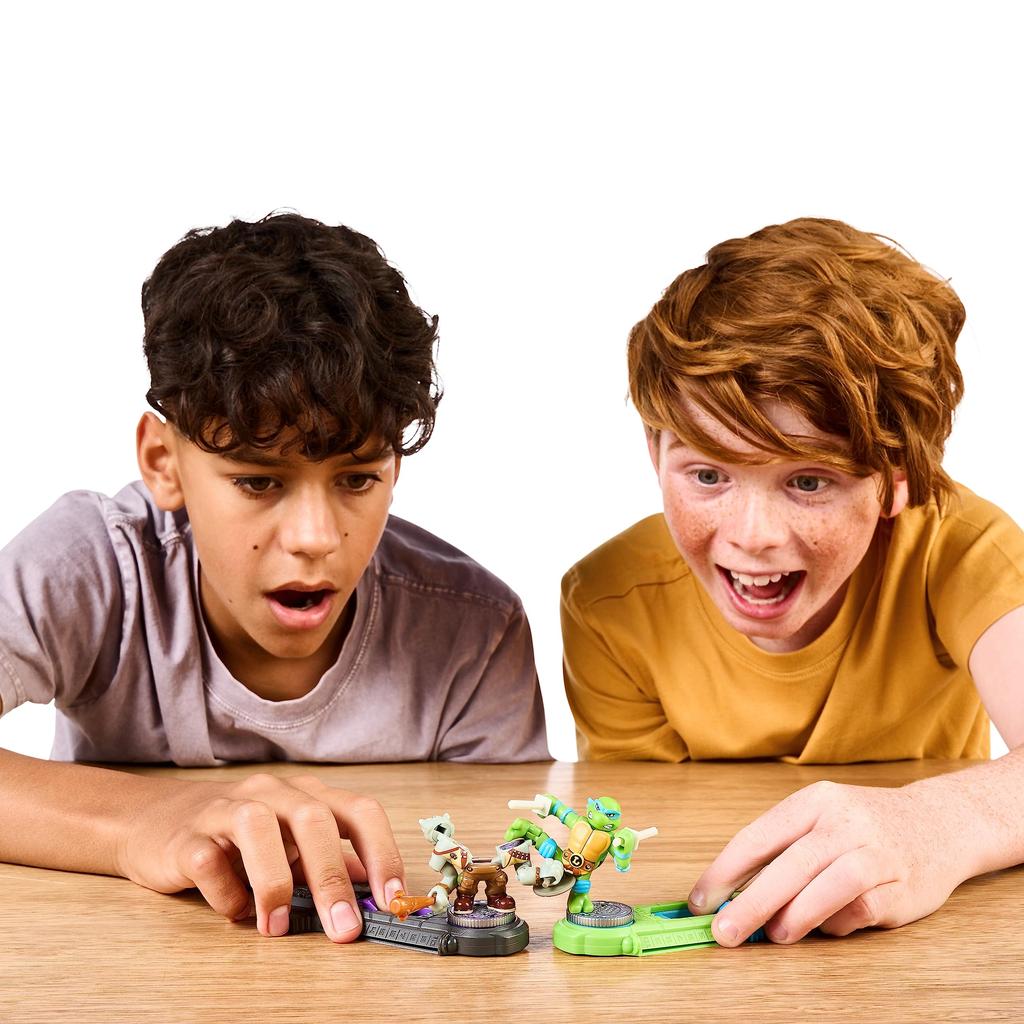 Akedo Legends of Teenage Mutant Ninja Turtles Mini Battle Warriors Versus Pack: Michelangelo Vs. Bebop, Medium, 15243