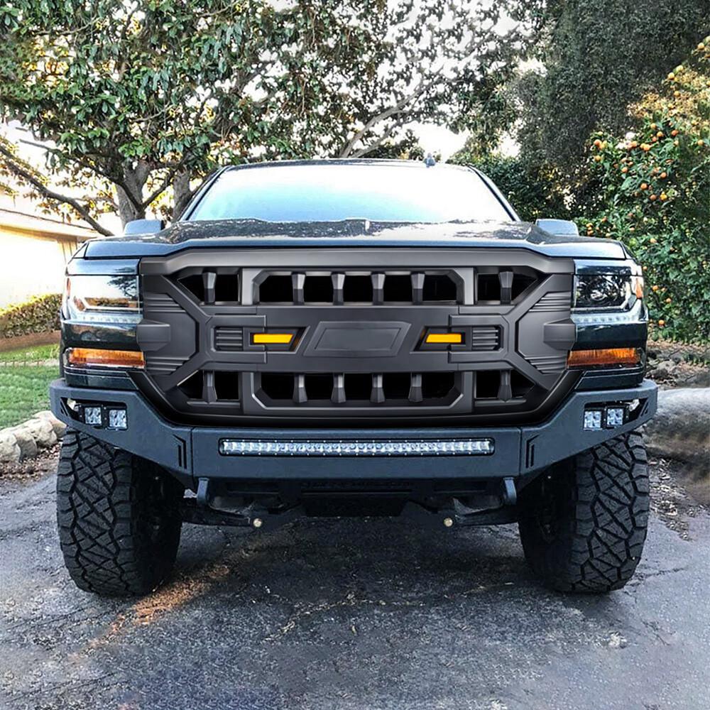 Модифицированная решетка радиатора в стиле Tomahawk для пикапа Chevrolet Silverado 1500 2016-2018 гг.