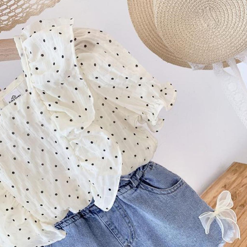 Комплект из двух предметов: милый и красивый топ с рюшами и джинсовые шорты для девочек
