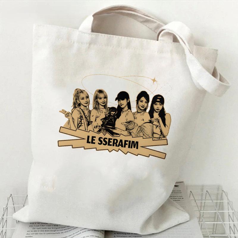KATSEYE K-Pop Girl Group Print Canvas Tote Bag Retro Shopping Shoulder Bag Large Capacity Handbag for Daily Commute 60123-17