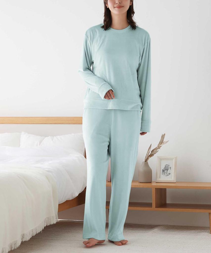 Gunze AUY901 Warm Velvet Pajama Beige Women's Set,