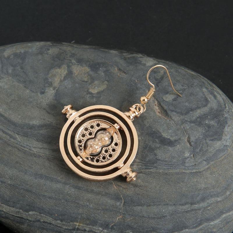 Creative Hourglass Necklace And Earrings Set Fashionable Sweater Chain Pendant Jewelry For Women Elegant Daily Wear Accessories