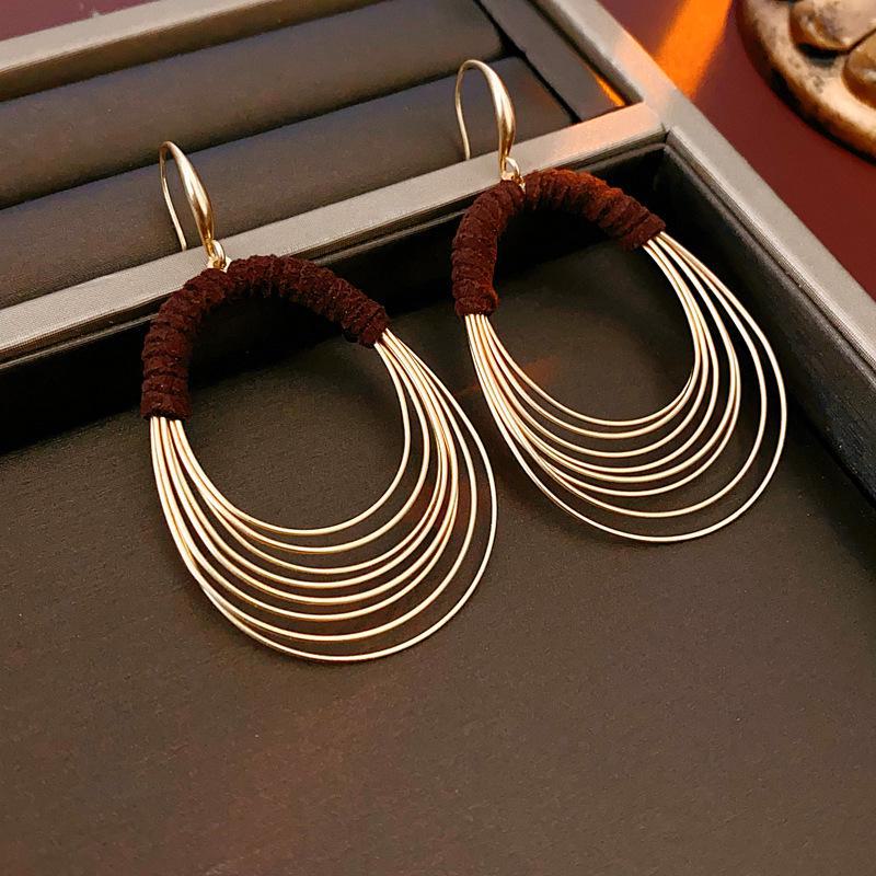 Oval Multi-Layer Ear Hooks: Niche Cold Style Fashion Earrings (High-End European & American Design)