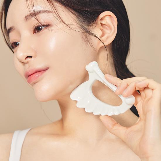 Choose 1 Out of 2 Types of Face Factory Gua Sha