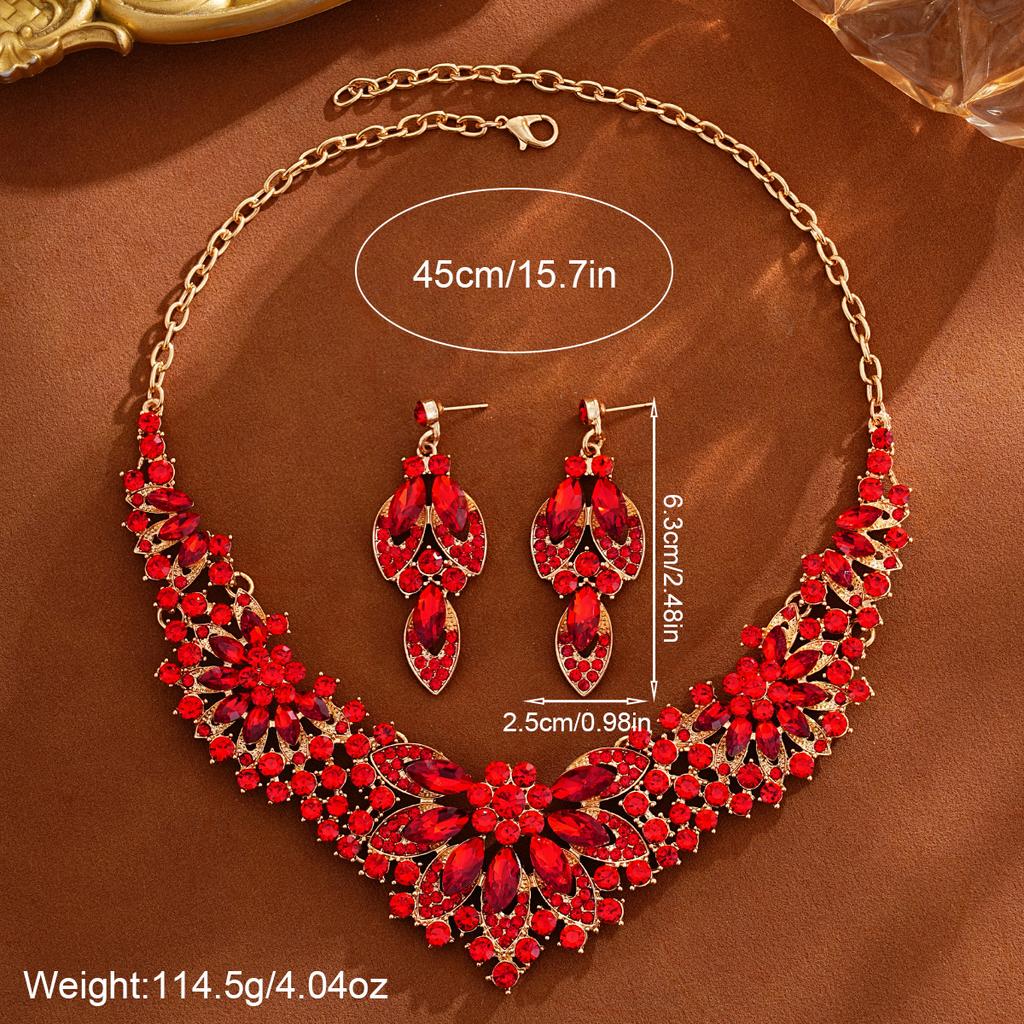 Модные украшения для женщин