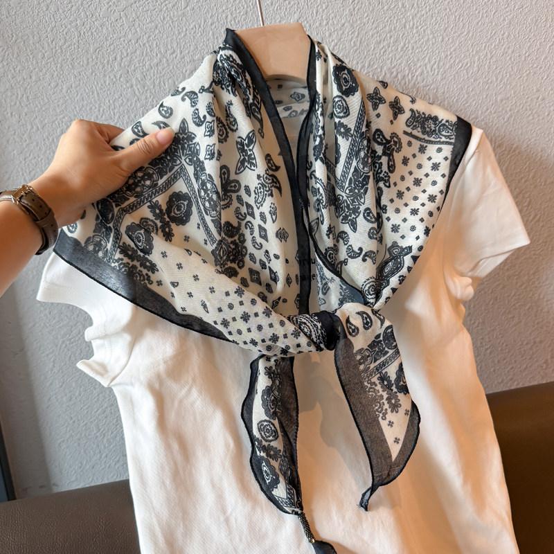 Japanese retro polka dot cotton and linen triangle scarf silk scarf women's thin neck protection scarf high-end neck scarf
