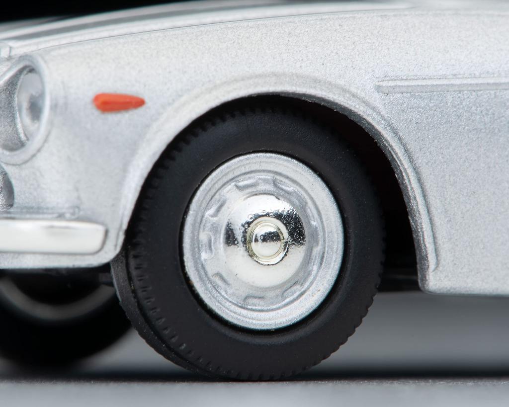 Tomica Limited Vintage Datsun Fairlady 2000 Silver Finished Product 320135 1/64 LV-131d