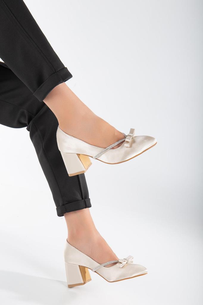 Женские большие туфли из атласной кожи больших размеров с бантиком и высоким каблуком