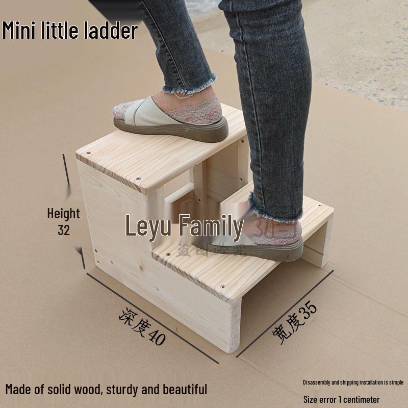 Компактная складная стремянка из массива дерева для дома