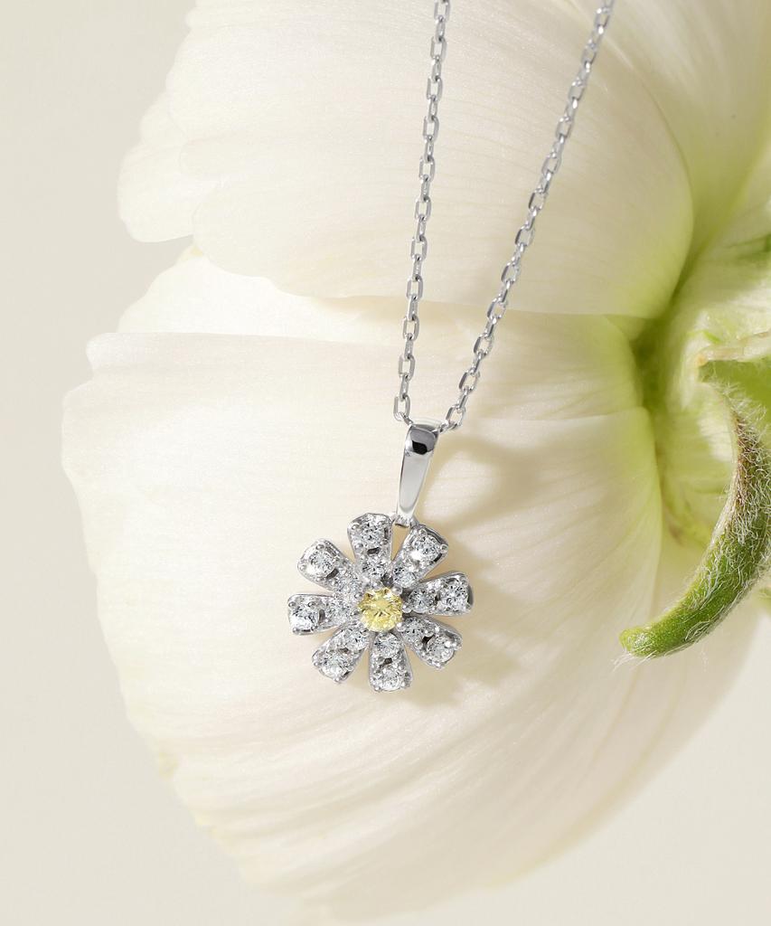 Mcel 14K Maylin Daisy Pendant