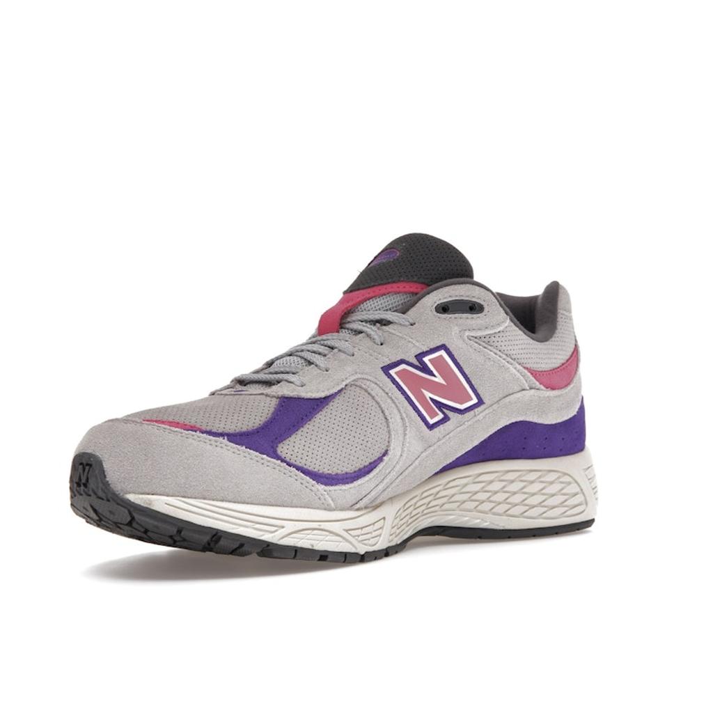 New Balance 2002R Rain Cloud Prism Purple Unisex Sneakers Grey Pink M2002RWB