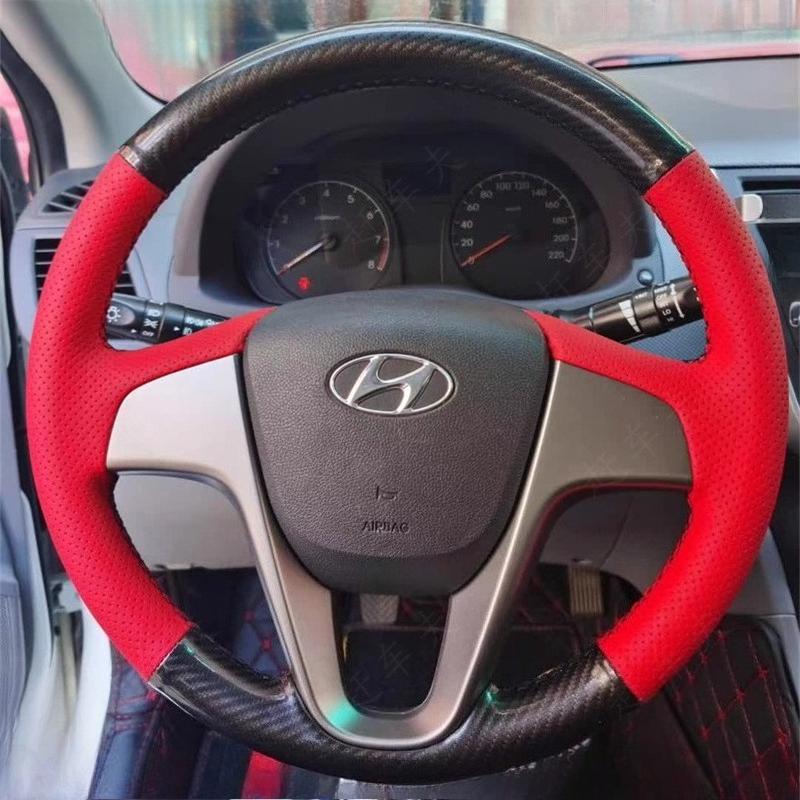 Для Hyundai Verna 2010-2016 Solaris (Великобритания) 2010-2016 i20 2009-2015 Ручная прошивка Кожаная Накладка на Руль Автомобиля из Углеродного Волокна