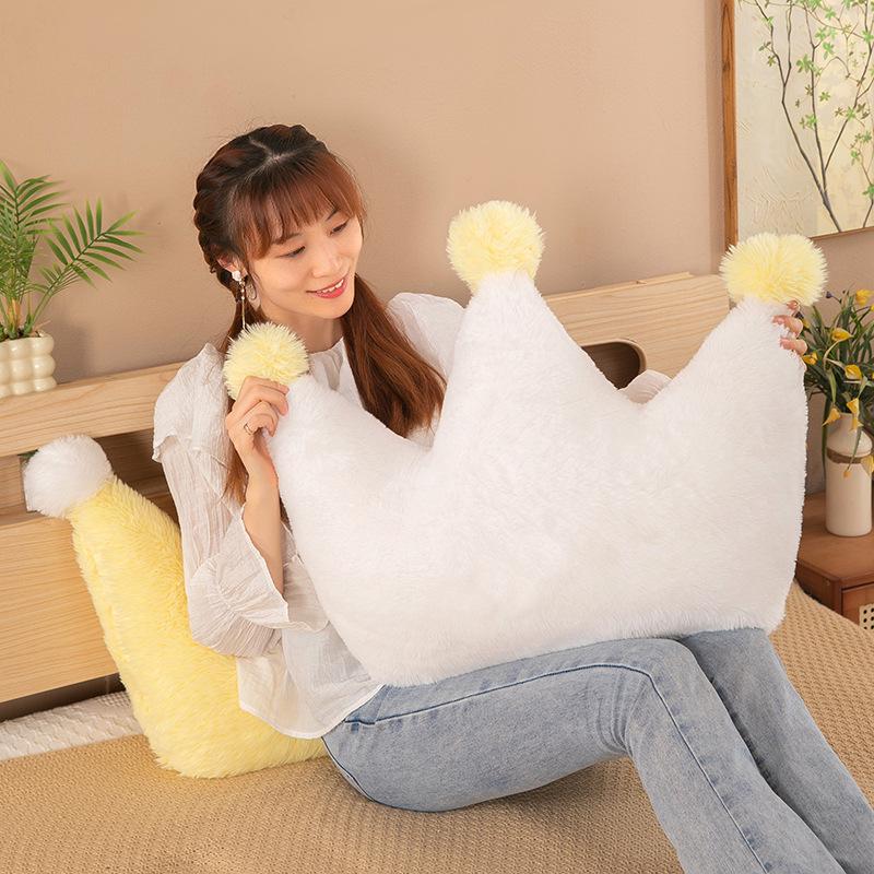 Crown Plush Cushion: Cute Girly Gift for Sofa, Bedside, and Bay Window