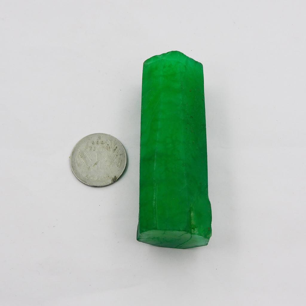 Natural Green Emerald Loose Gemstone 333 ct Rough Uncut for Lapidary and Gem Collections