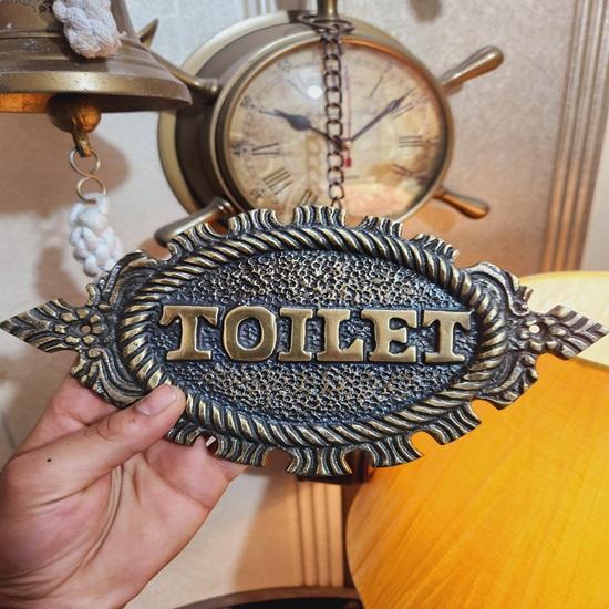 22.86 Cm Metal Toilet Door Sign Hand-Painted Industrial Bathroom Decor