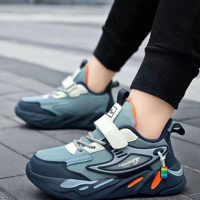 Спортивная обувь для мальчиков 2025 весна и осень новые одноклассники дышащие водонепроницаемые кроссовки для бега для детей среднего и старшего возраста студенческая кожаная обувь