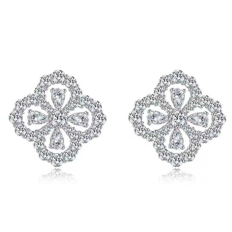 2026New popular French designer four-leaf clover Loop Women's earrings v Gold Zirconia Light Luxury High-End Earrings