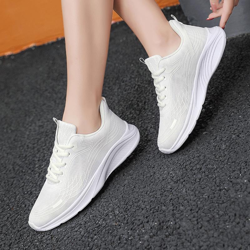 Женская повседневная обувь, модные дышащие прогулочные туфли на плоской подошве с сеткой, женские кроссовки 2024, спортивная вулканизированная обувь, белая женская обувь