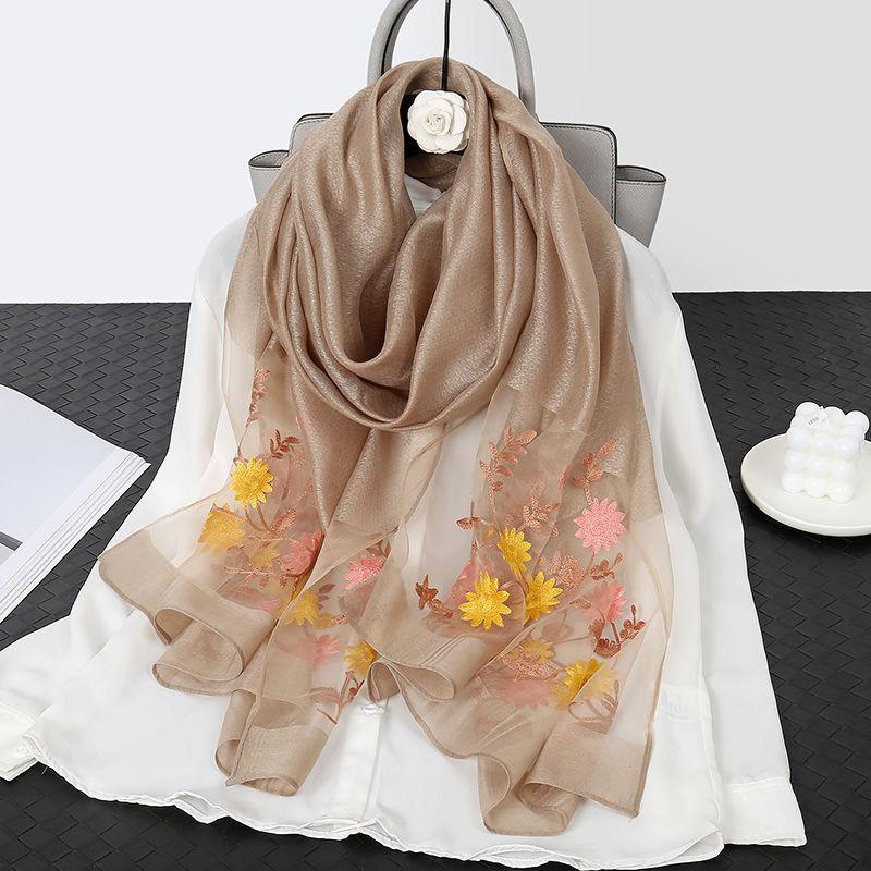 Элегантная шелковая шаль с цветочной вышивкой – дышащая, солнцезащитная и универсальная накидка для стильного тепла