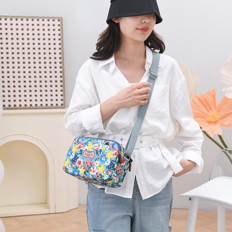 Нейлоновые сумки через плечо для женщин Модная маленькая квадратная сумка Водонепроницаемая вместительная сумка для мамы Женская красочная сумка кроссбоди с принтом