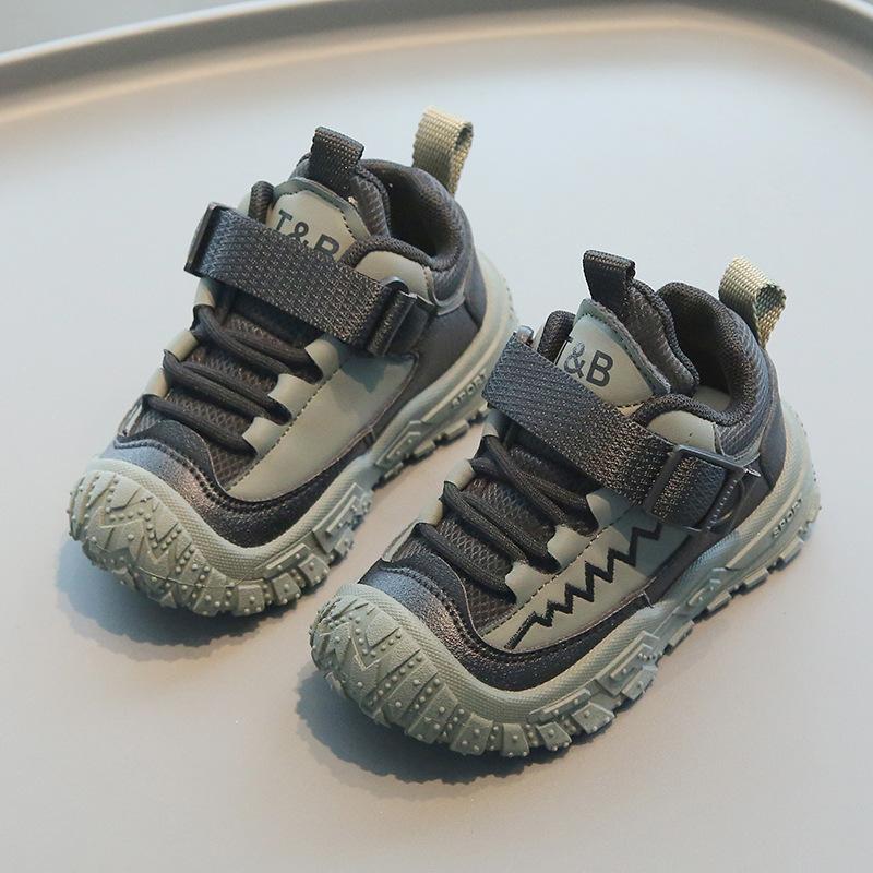Детская спортивная обувь 2025 весна и осень новая мальчиковая обувь для альпинизма уличная женская обувь для бега мягкая детская повседневная обувь